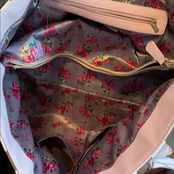 Betsey Johnson Matching Bag + Phone Holder - Picture 4 of 4